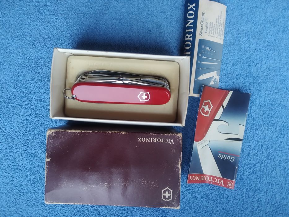 Victorinox Swiss Champ