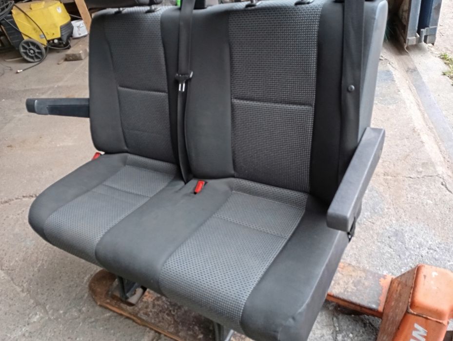 Bagażnik dachowy Thule Mercedes 906  boczki tapicerki plus kpl na slub