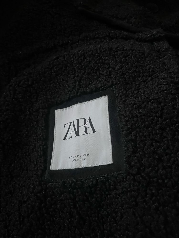 Zara cztna kurtka ocieplana rozm S