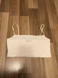 biały crop top na ramiączkach shein basic