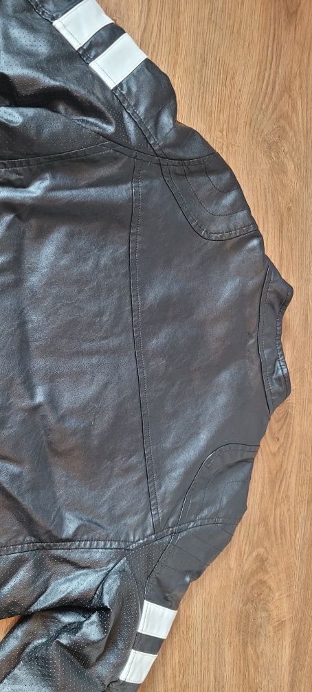 Kurtka przejściowa firmy Sisley Czarny Slim Fit 10/11 lat 150 cm
