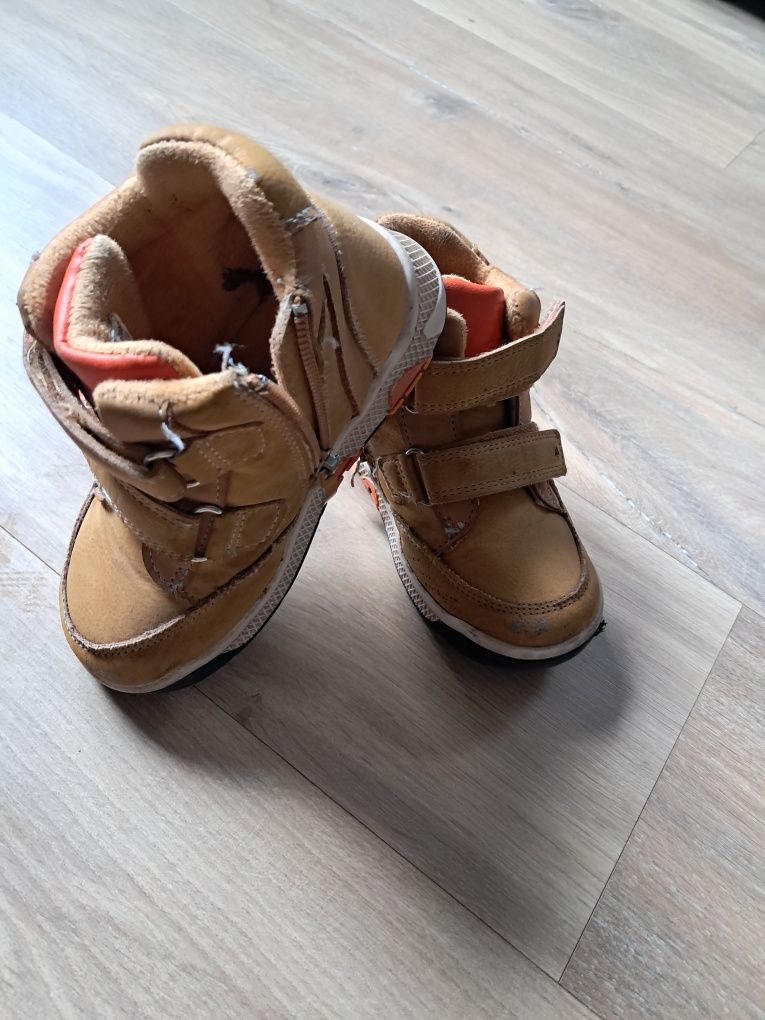 Buty zimowe kozaki trzewiki chłopięce 26