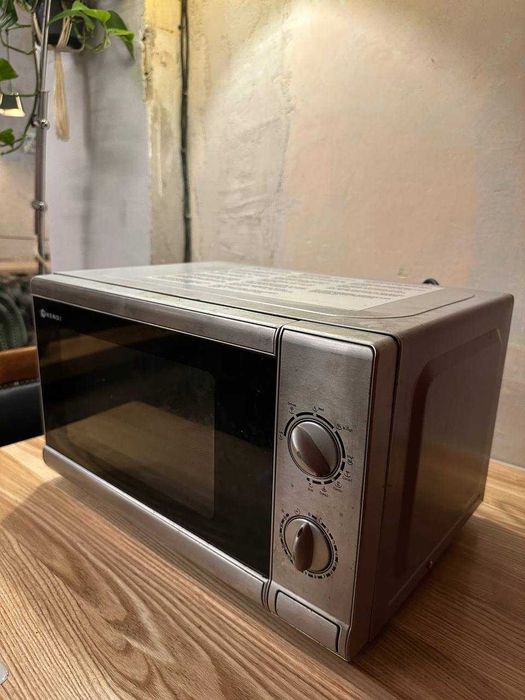 Мікрохвильова піч із грилем HENDI 281710