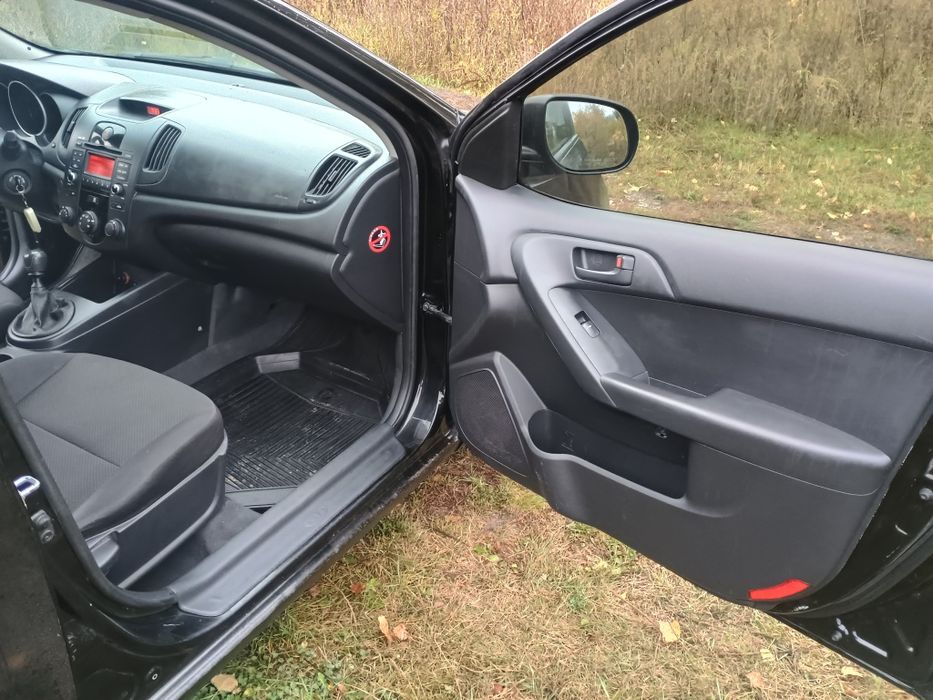 Kia cerato II 2009 рік