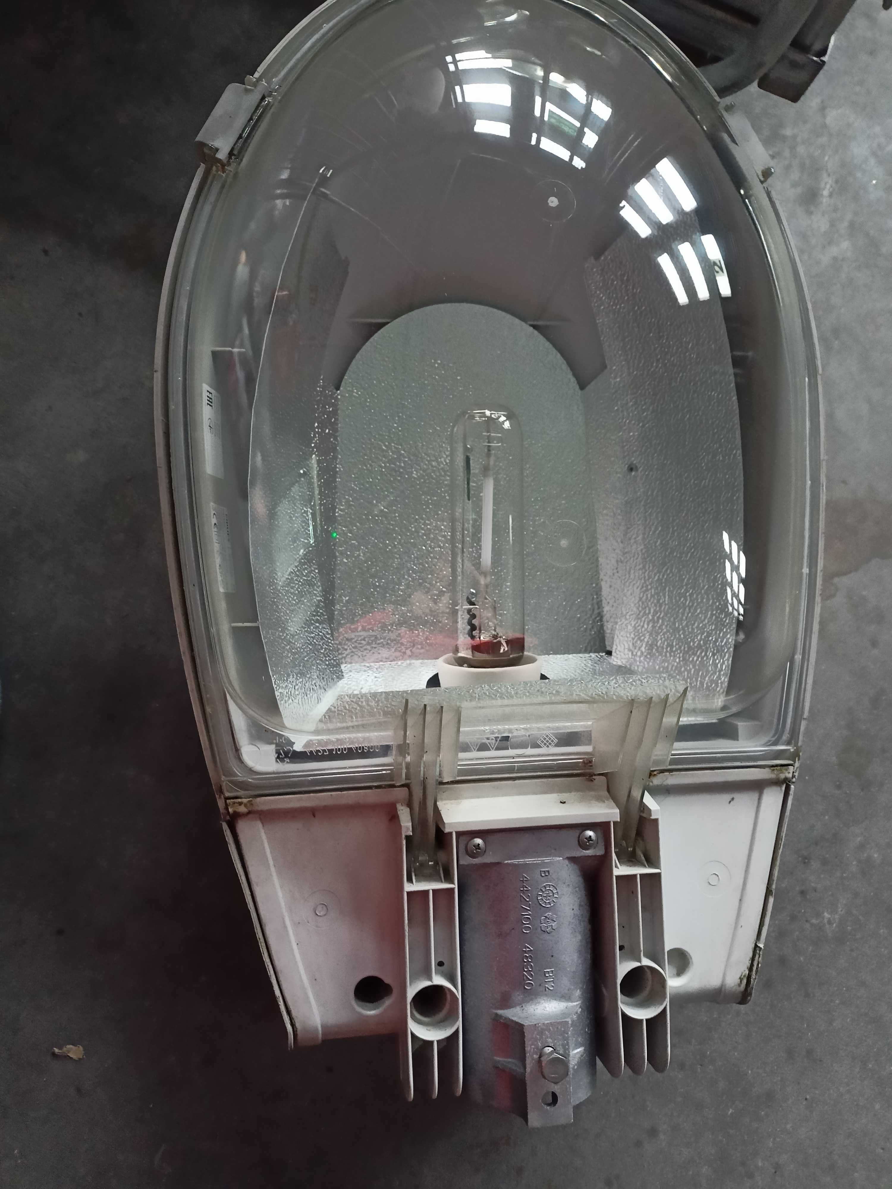 lampa oświetleniowa