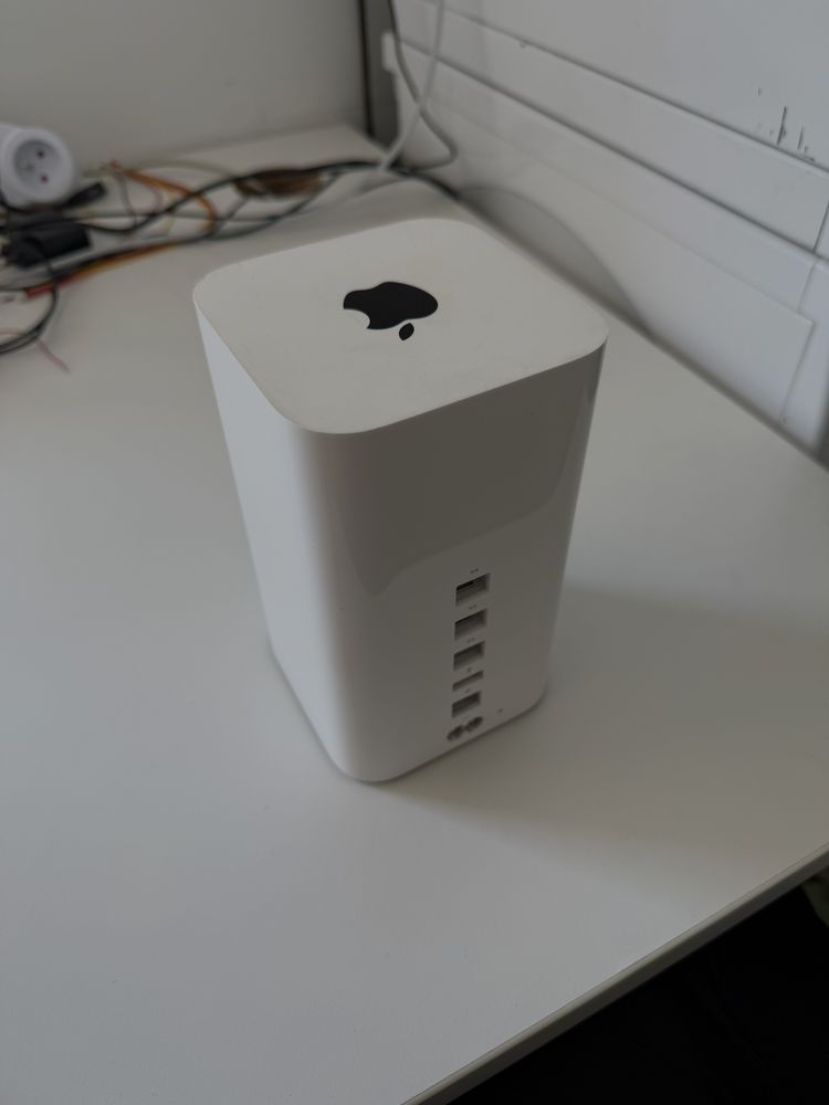 Apple Time Capsule 2TB router z Time Machine A1470