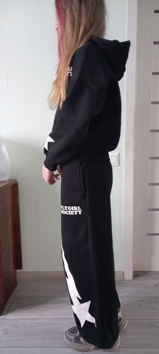 Тёплый плотный костюм на девочку