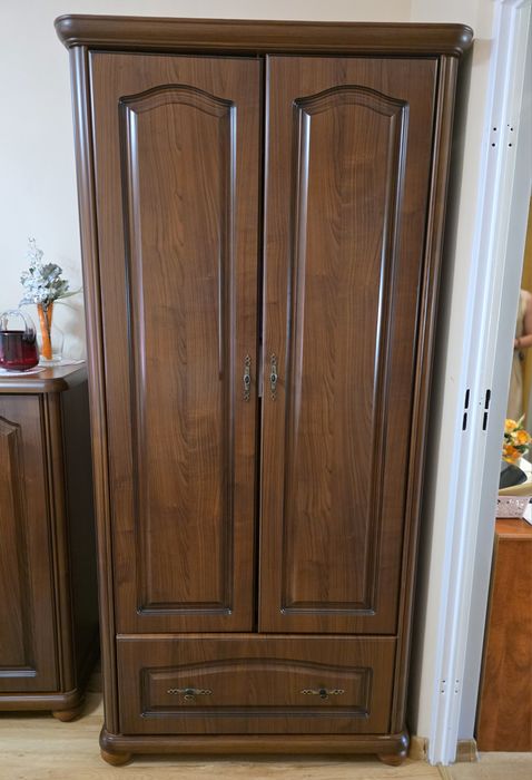 Szafa w kolorze wenge