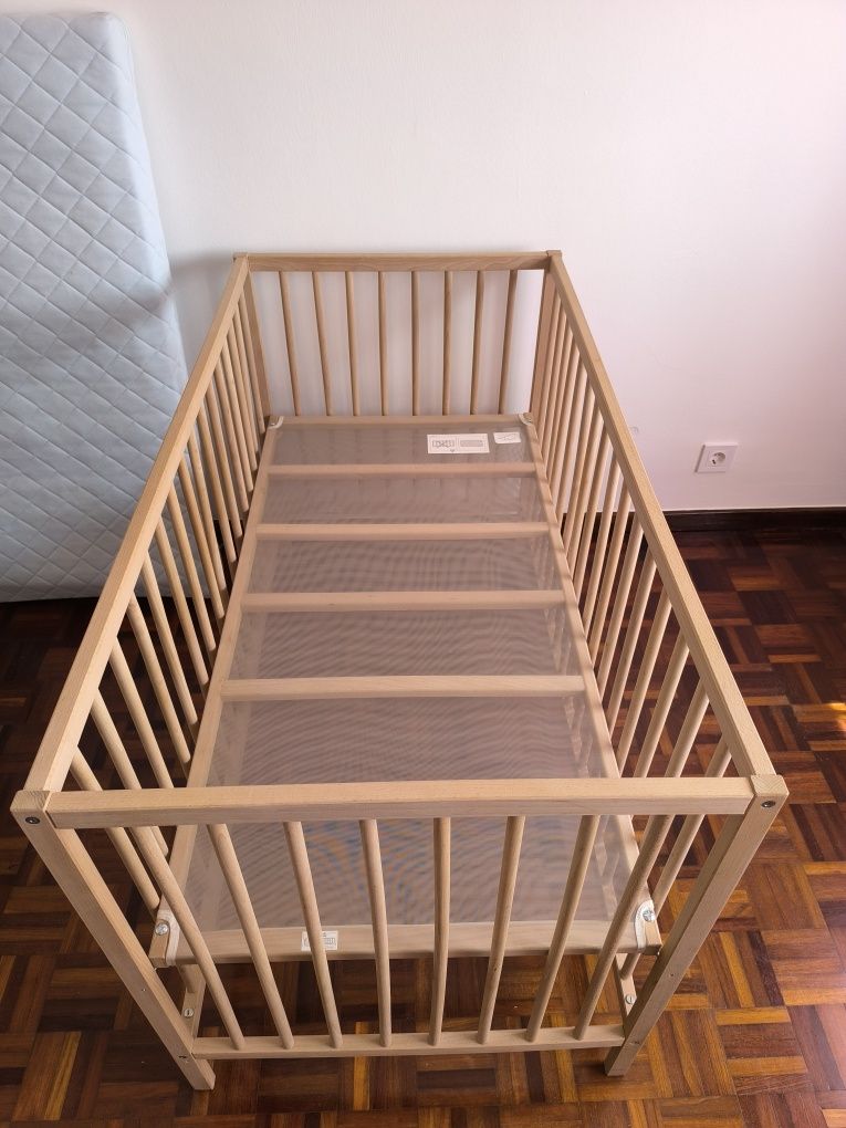 Berço com colchão