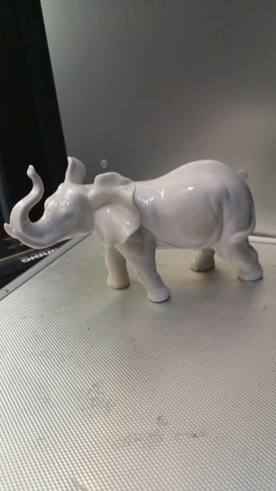 Figurka porcelanowa - słoń / słonik porcelanowy / z porcelany