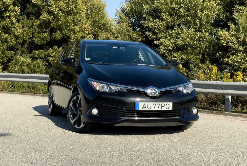Toyota Auris 1.2T Comfort +P.Sport +NAV