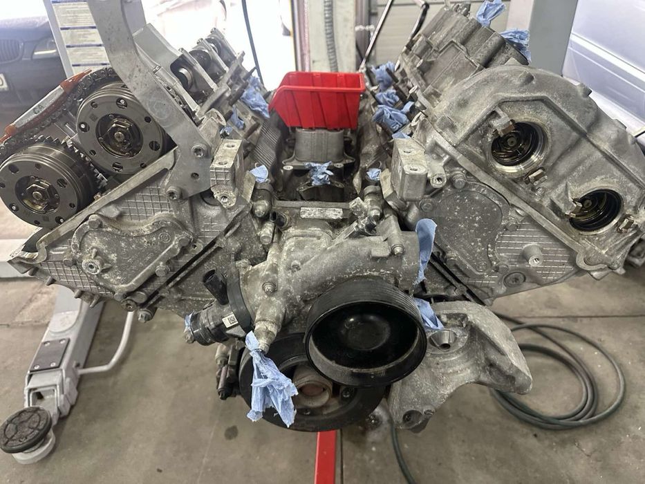 Двигун bmw n63b44 по детально