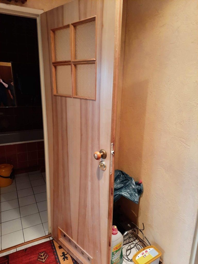 Drzwi łazienkowe z przeszkleniami 70cm