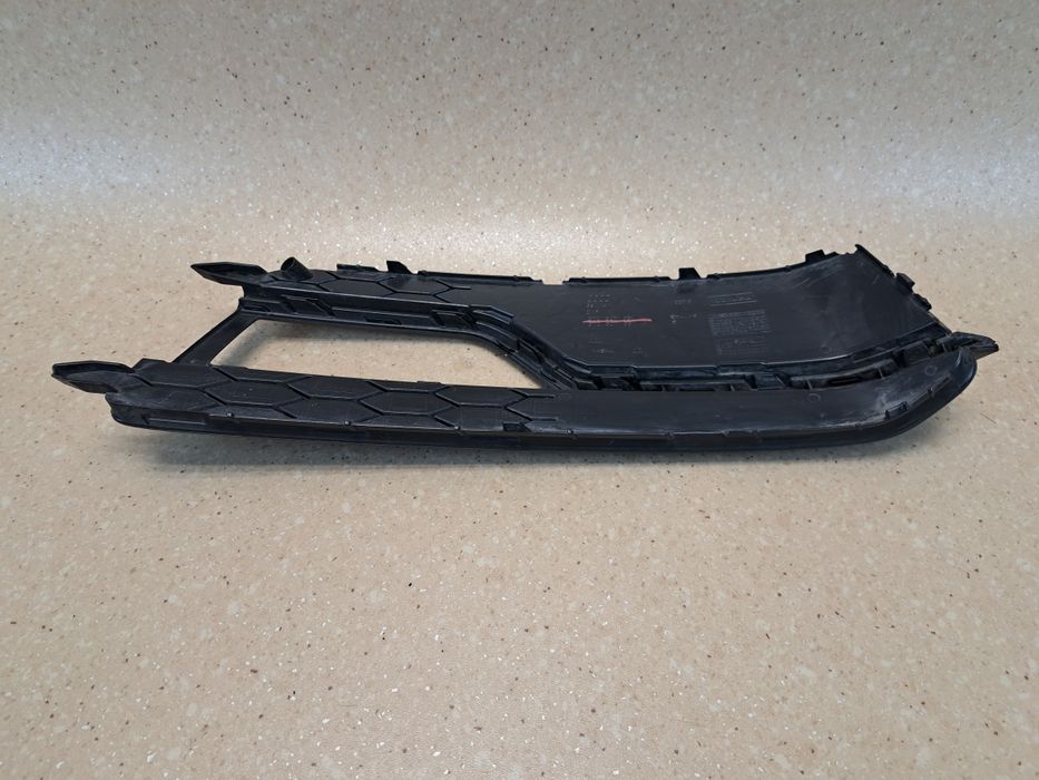 *Audi A5 lift S-Line 8T0  kratka lewa zderzaka Bardzo ładna