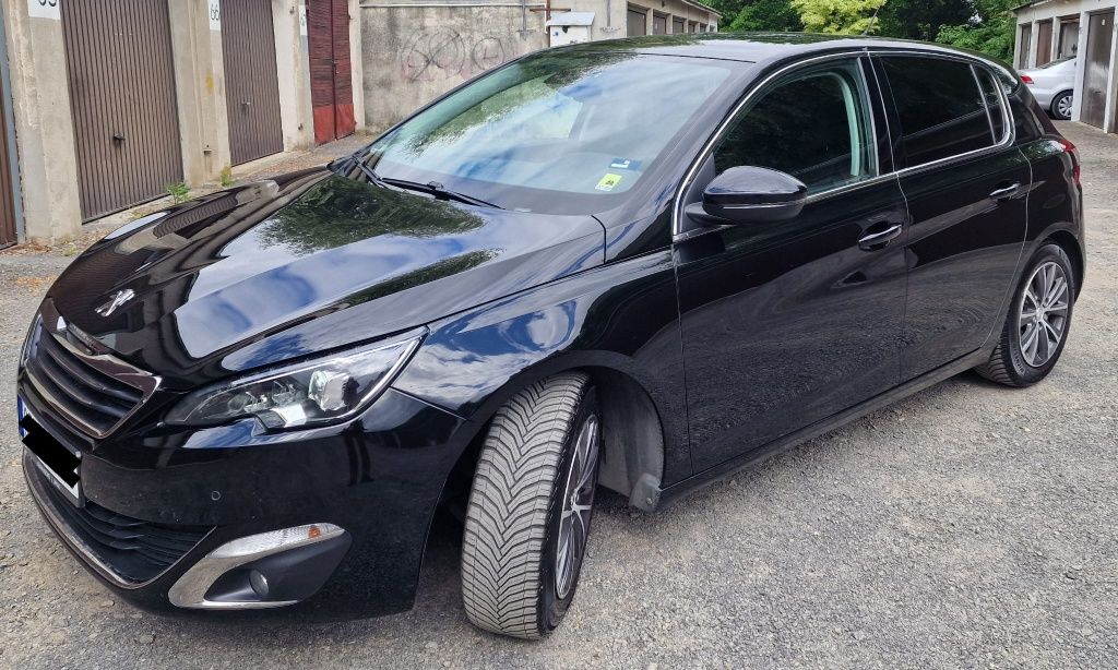 PEUGEOT 308 - benzyna, 2014 r. - utrzymany w perfekcyjnym stanie.
35 0