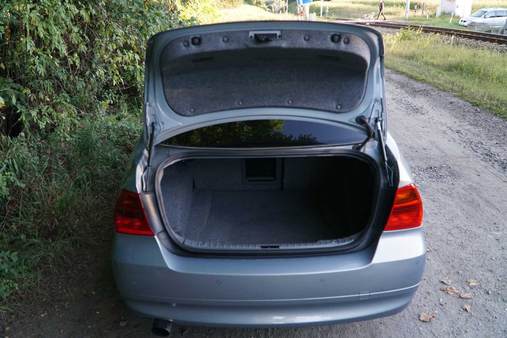 BMW Seria 3 E90 Diesel 2005r 163 KM