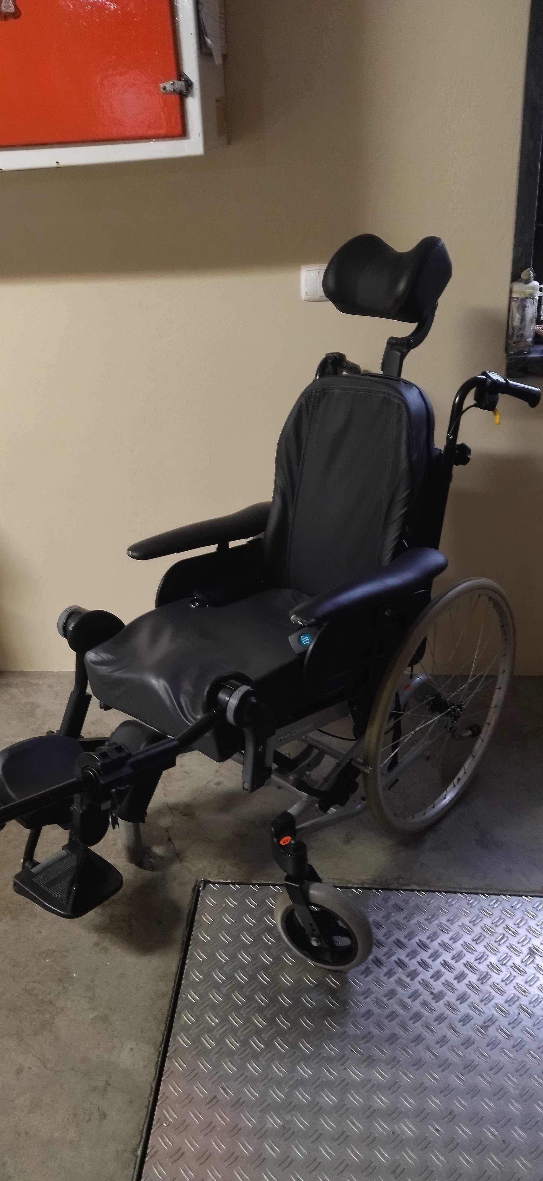Cadeira de rodas Invacare de descanso