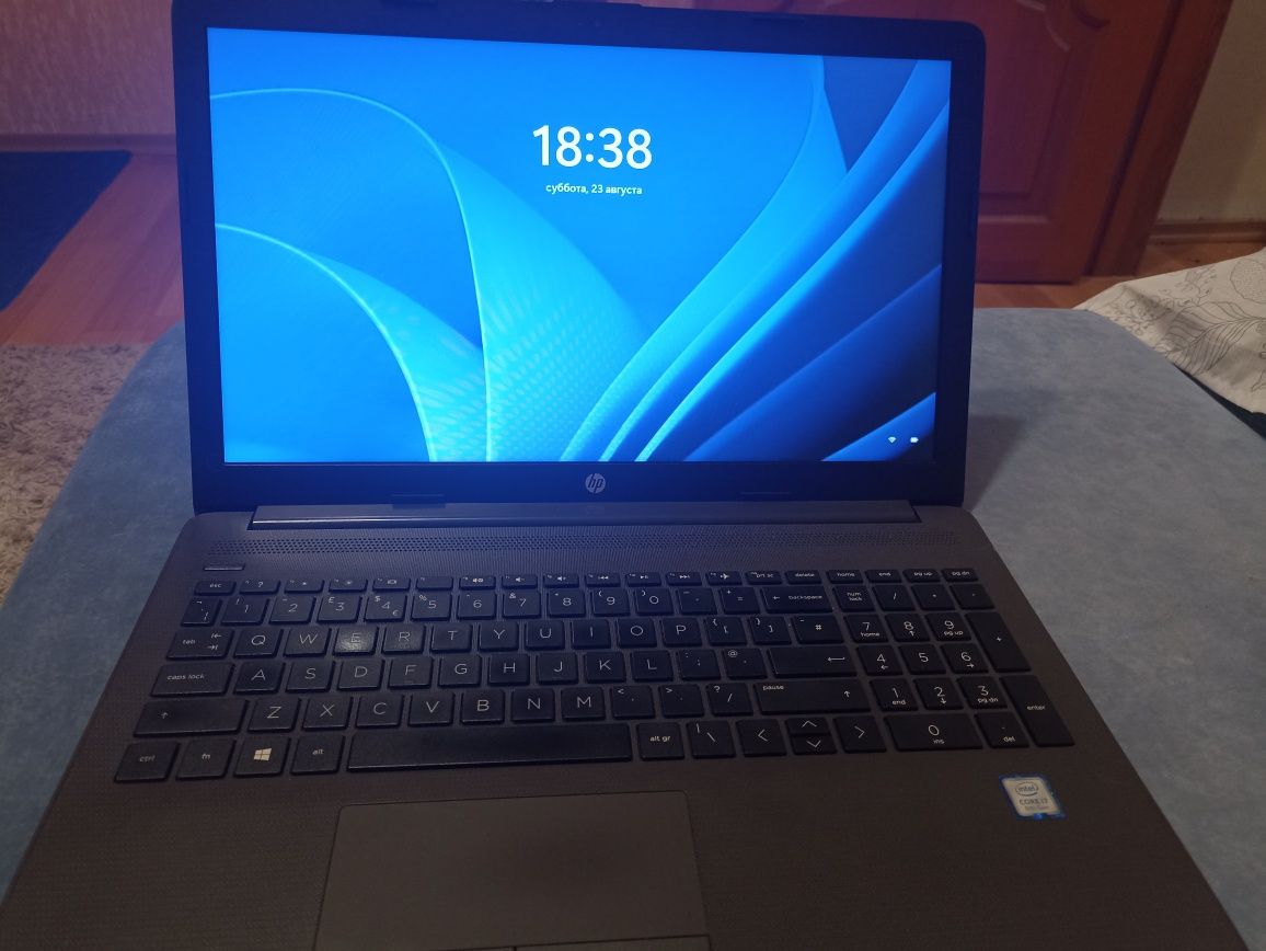 Продам ноутбук hp 250 g7 i7-8565U 8gb ddr4 ssd 250gb