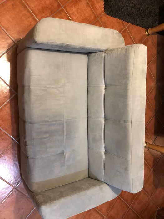 Conjunto 2 sofás + repousa-pés