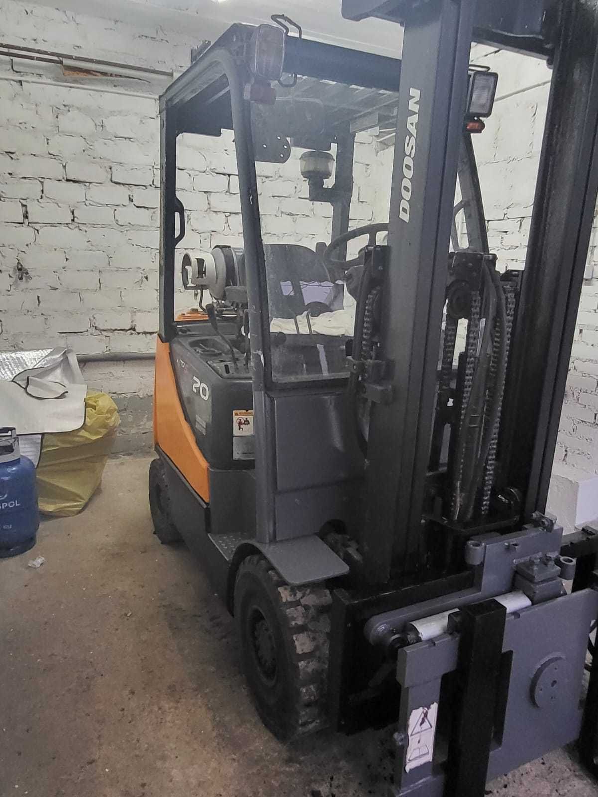Wózek widłowy Doosan G20SC-5 2,0 t Przesuw i obrotnica,