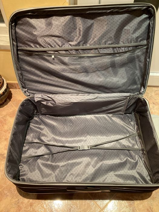Mala grande de viagem de porão em bom estado