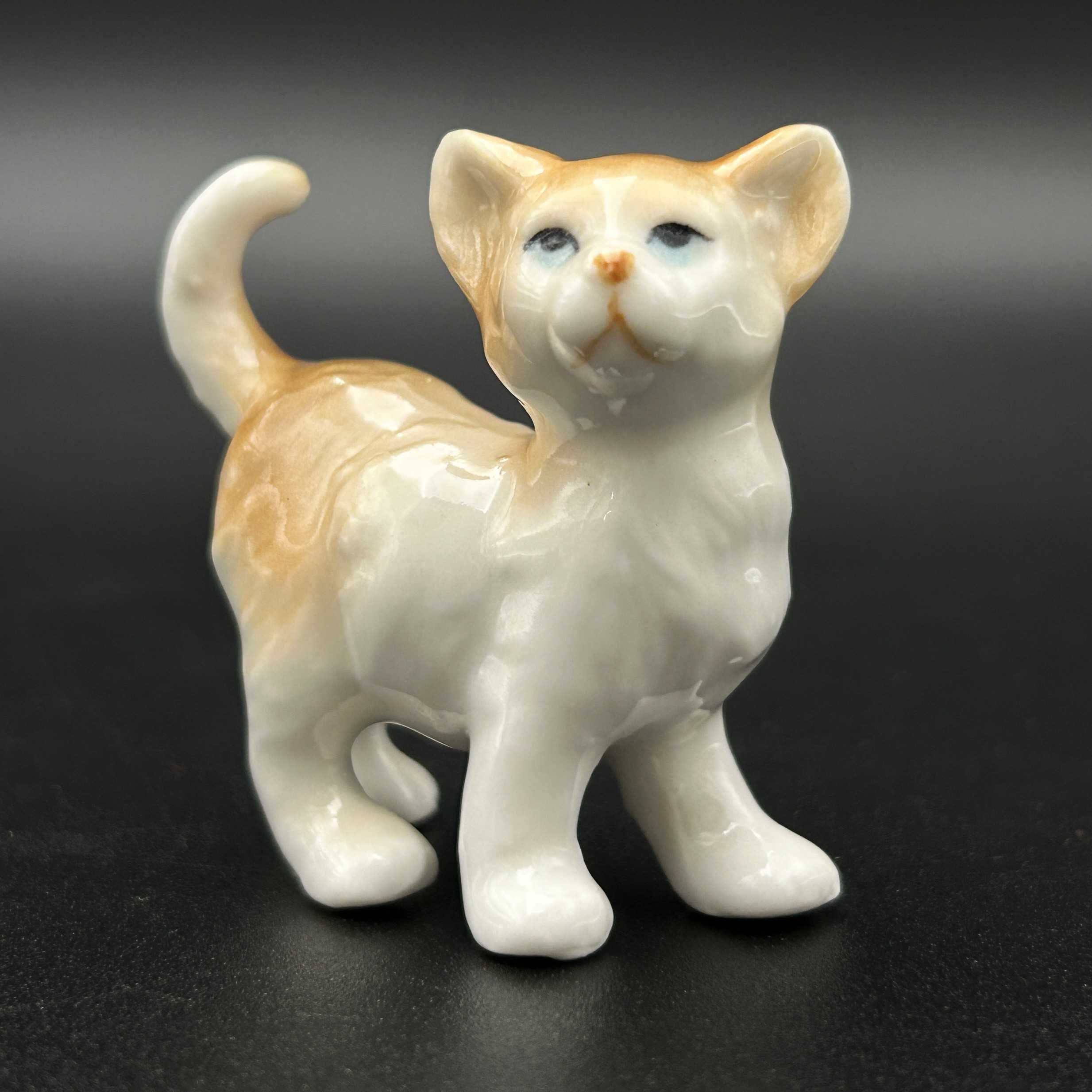 Figurka porcelanowa:” Kot- Kotek”