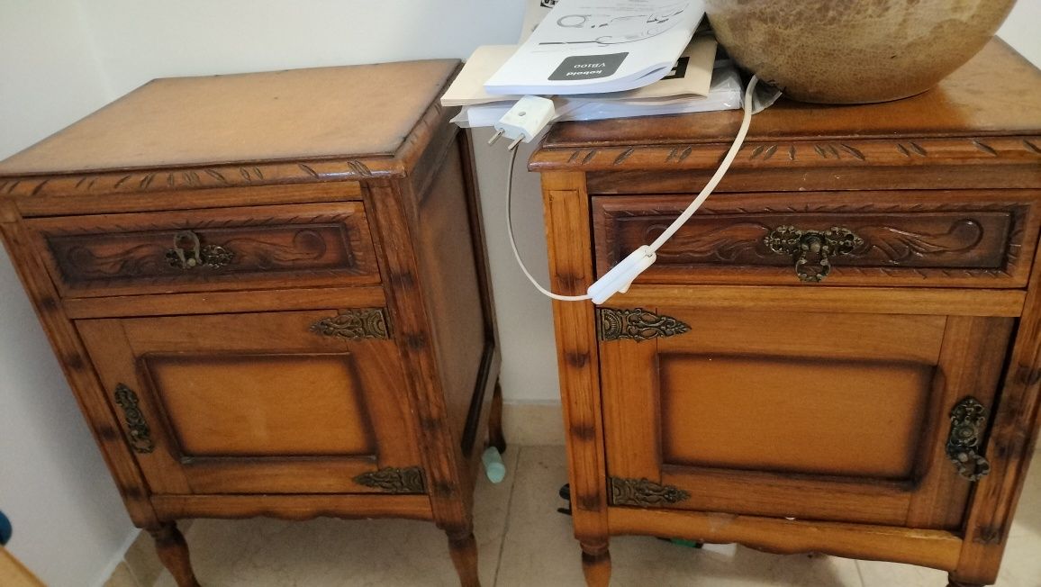 Mesa cabeceira madeira