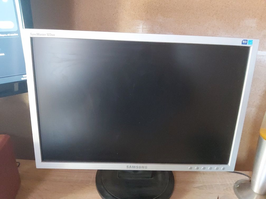 Монитор Samsung SyncMaster 923nw