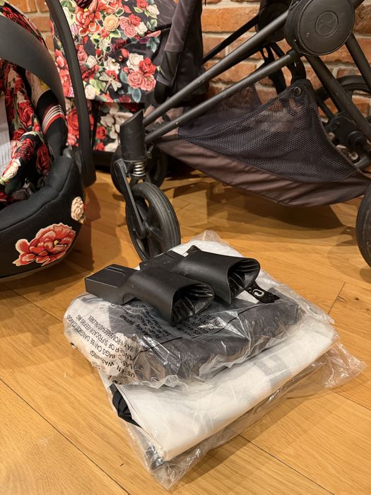 Cybex Priam Dark Spring Blossom 4.0 Platinum zestaw z niania Motorola