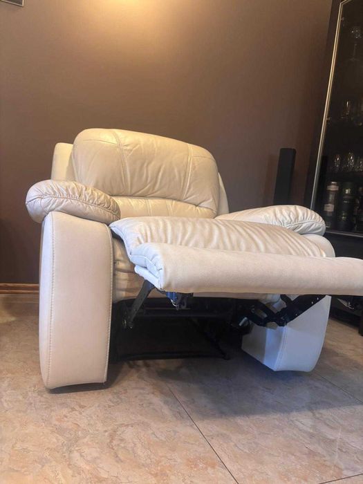 Fotel skórzany rozkładany z funkcją relaksu AGATA MEBLE