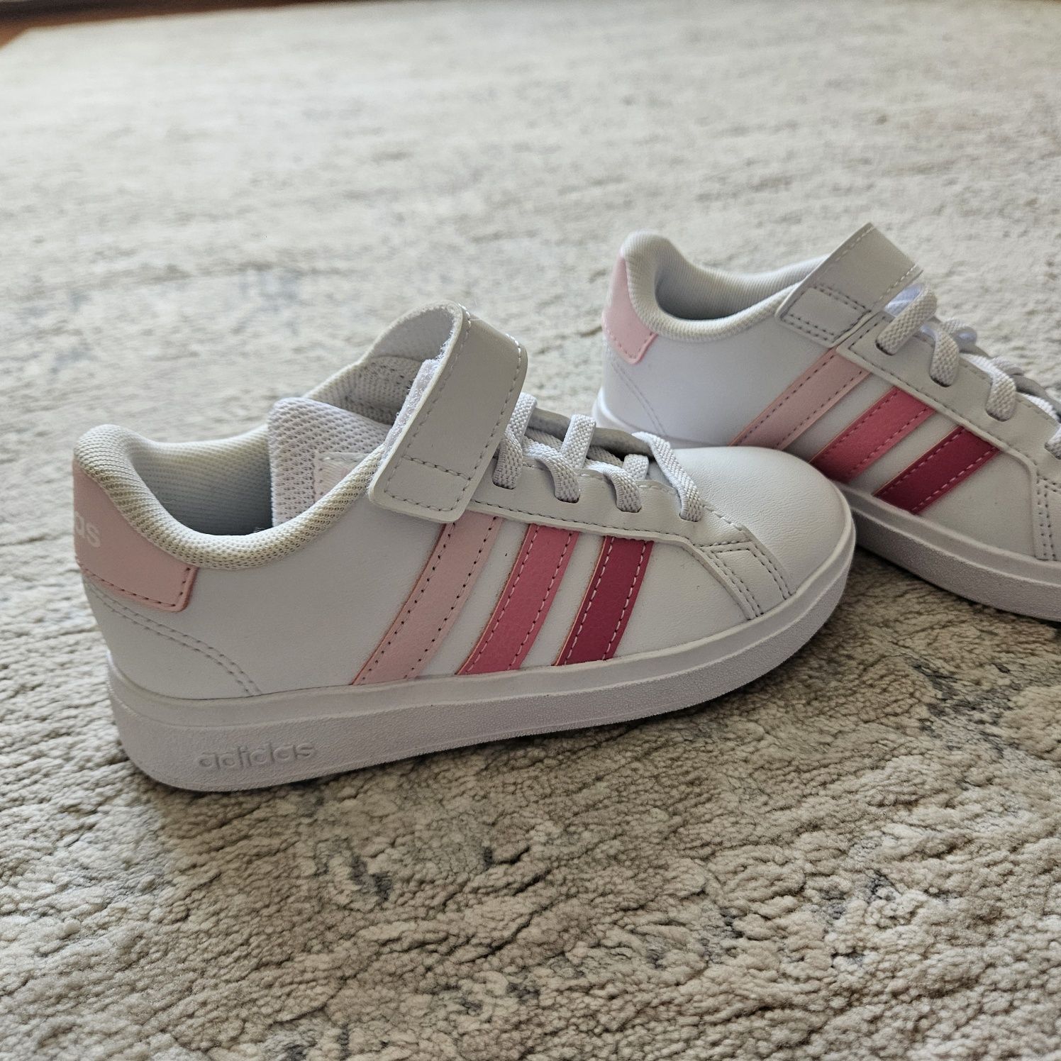 Кросовки кеди Нові з бірками Адідас adidas 28