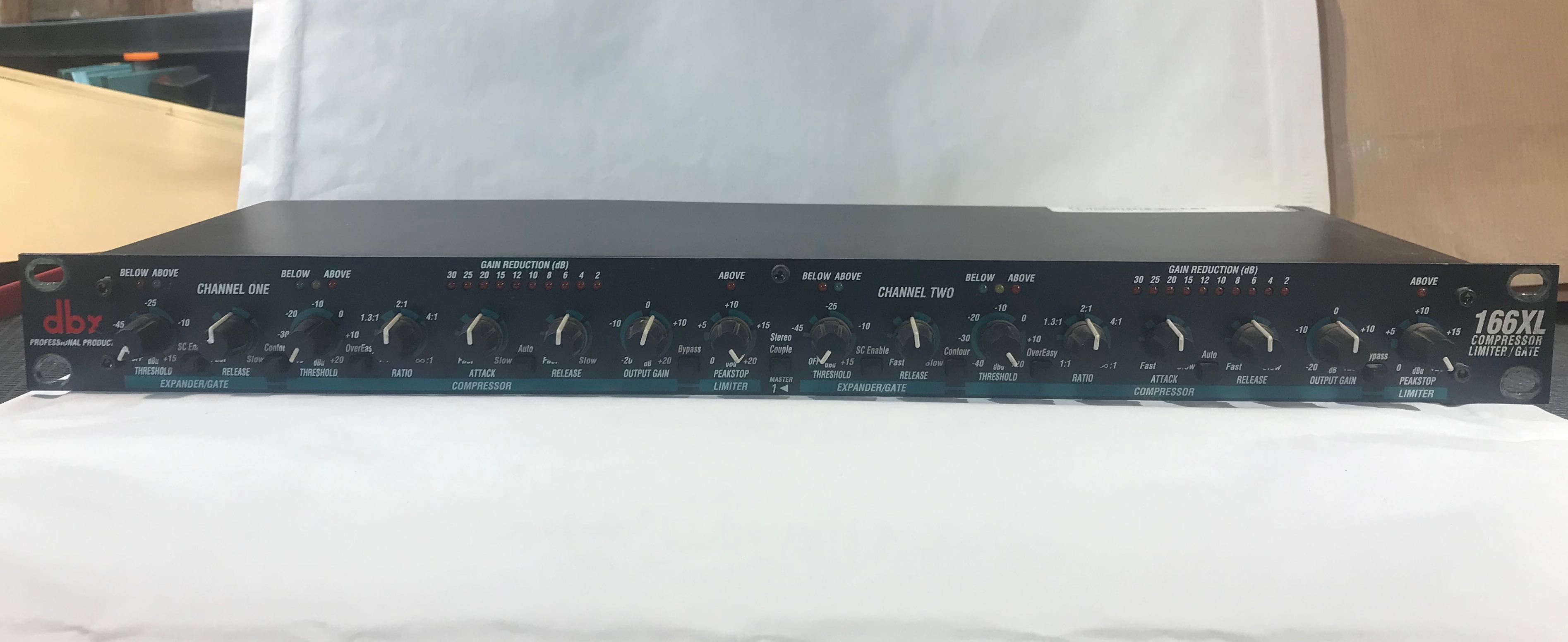 Kompresor analogowy DBX 166XL