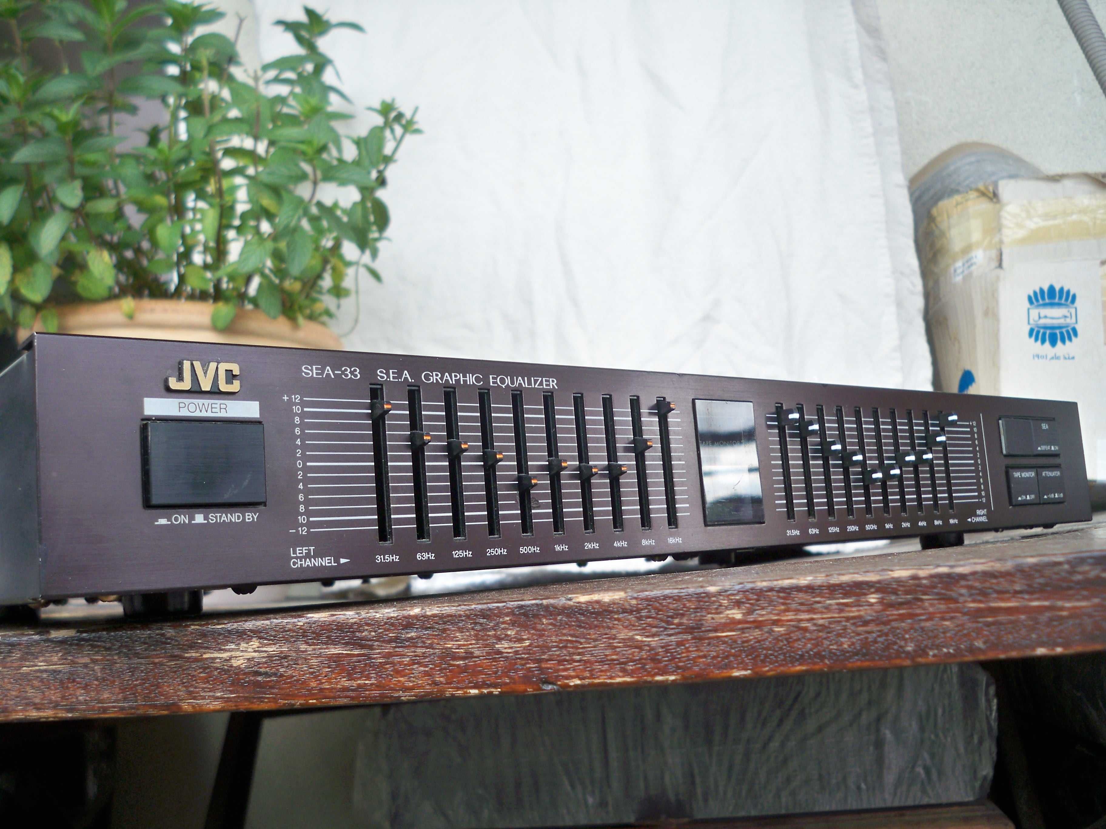 korektor equalizer JVC SEA-33, 2x10 suwaków