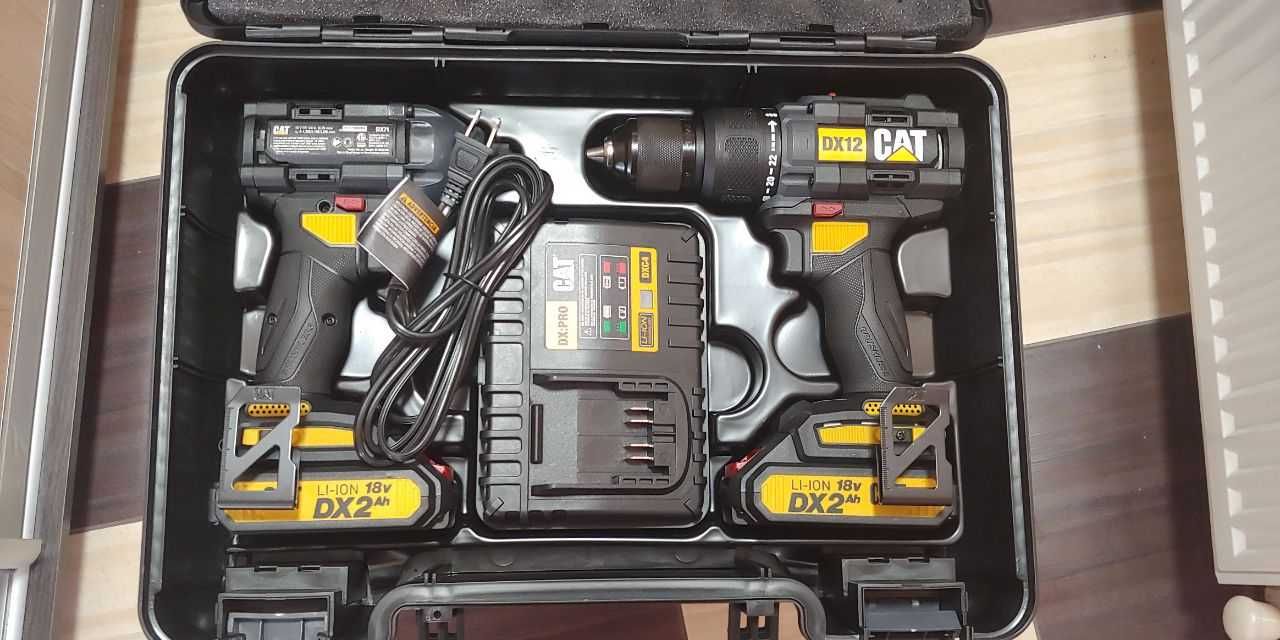 Оригінальний набір шуруповертів CAT DX12K