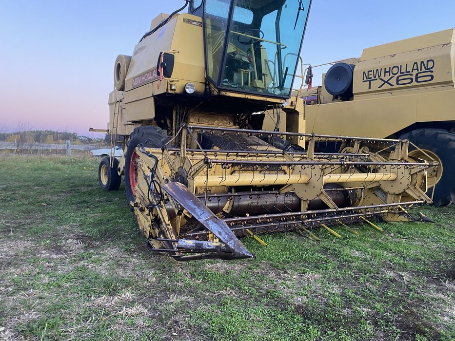 Kombajn zbozowy New Holland 8040