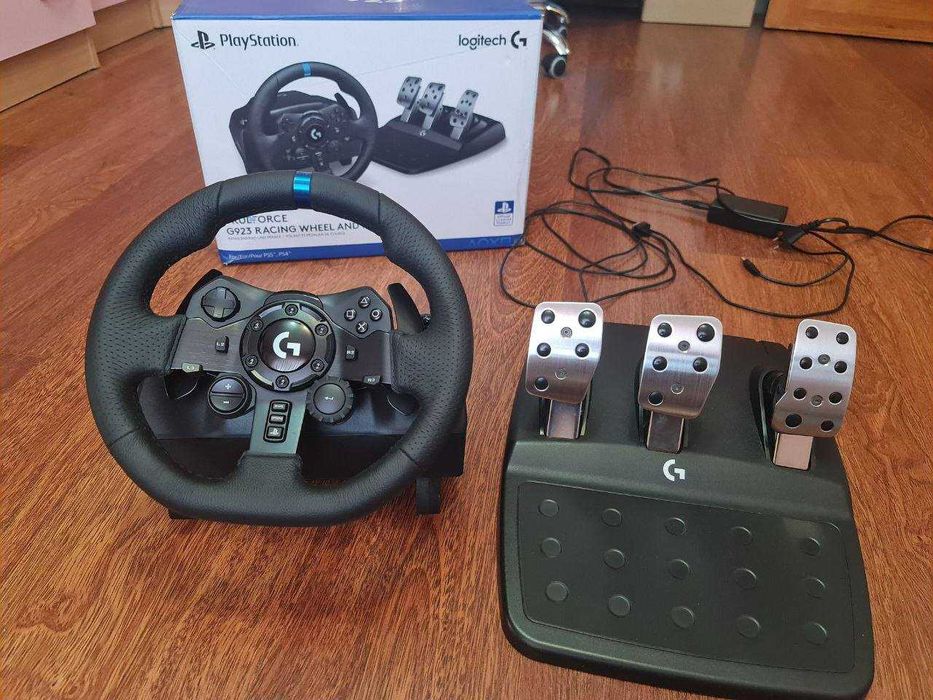 Ігрове кермо та педалі Logitech g923