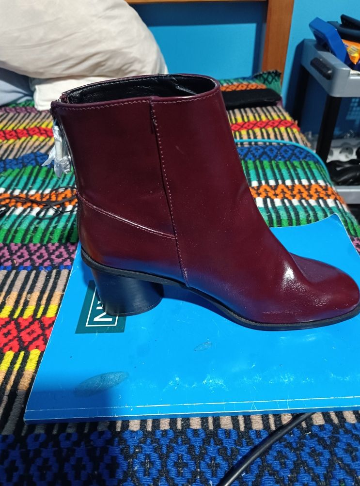 Botas de senhora Novas  37