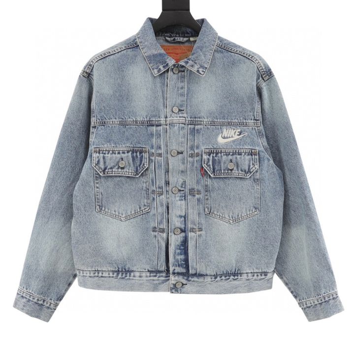 Casaco Levis x nike
