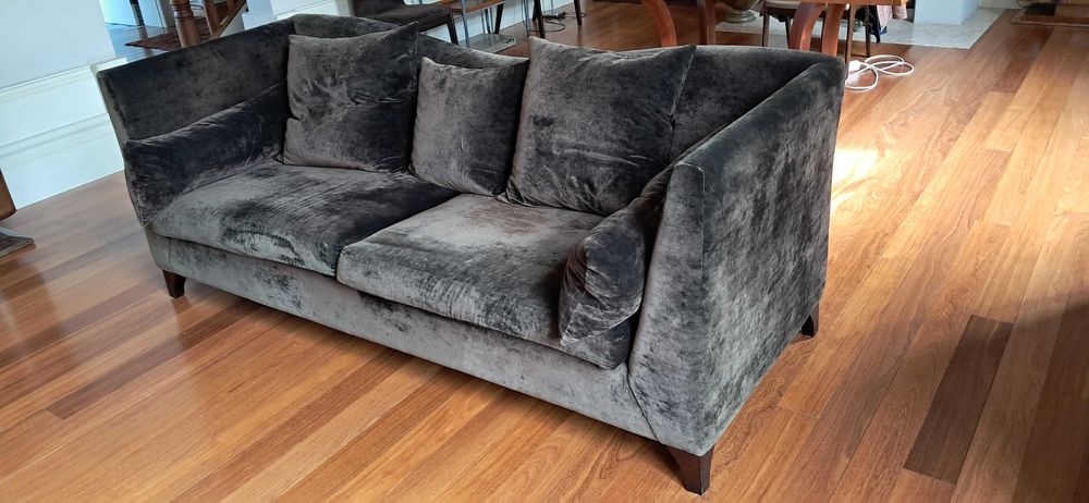 Sofá 230x86x89 (cm), altura chão /assento 50(cm)