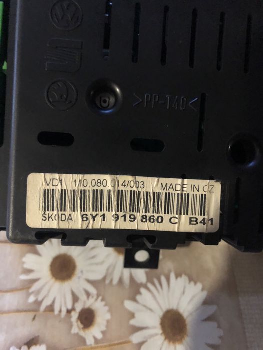 Продам приборную панель шкода