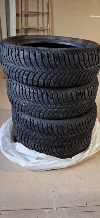 Продам зимнюю резину R15