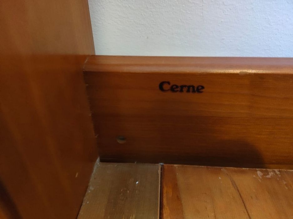 Cama dupla em madeira