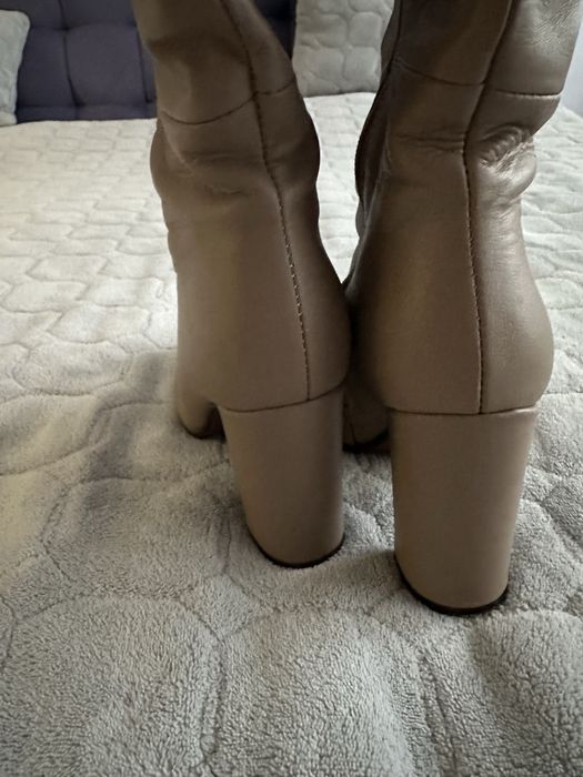 Чоботи шкіряні бежеві