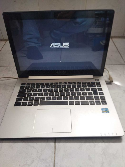 Portátil ASUS Modelo S400C
