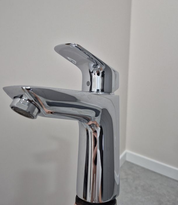 Продам змішувач Hansgrohe Logis