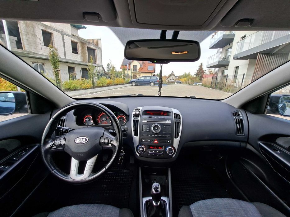 KIA Ceed 1,6  w pełni sprawna