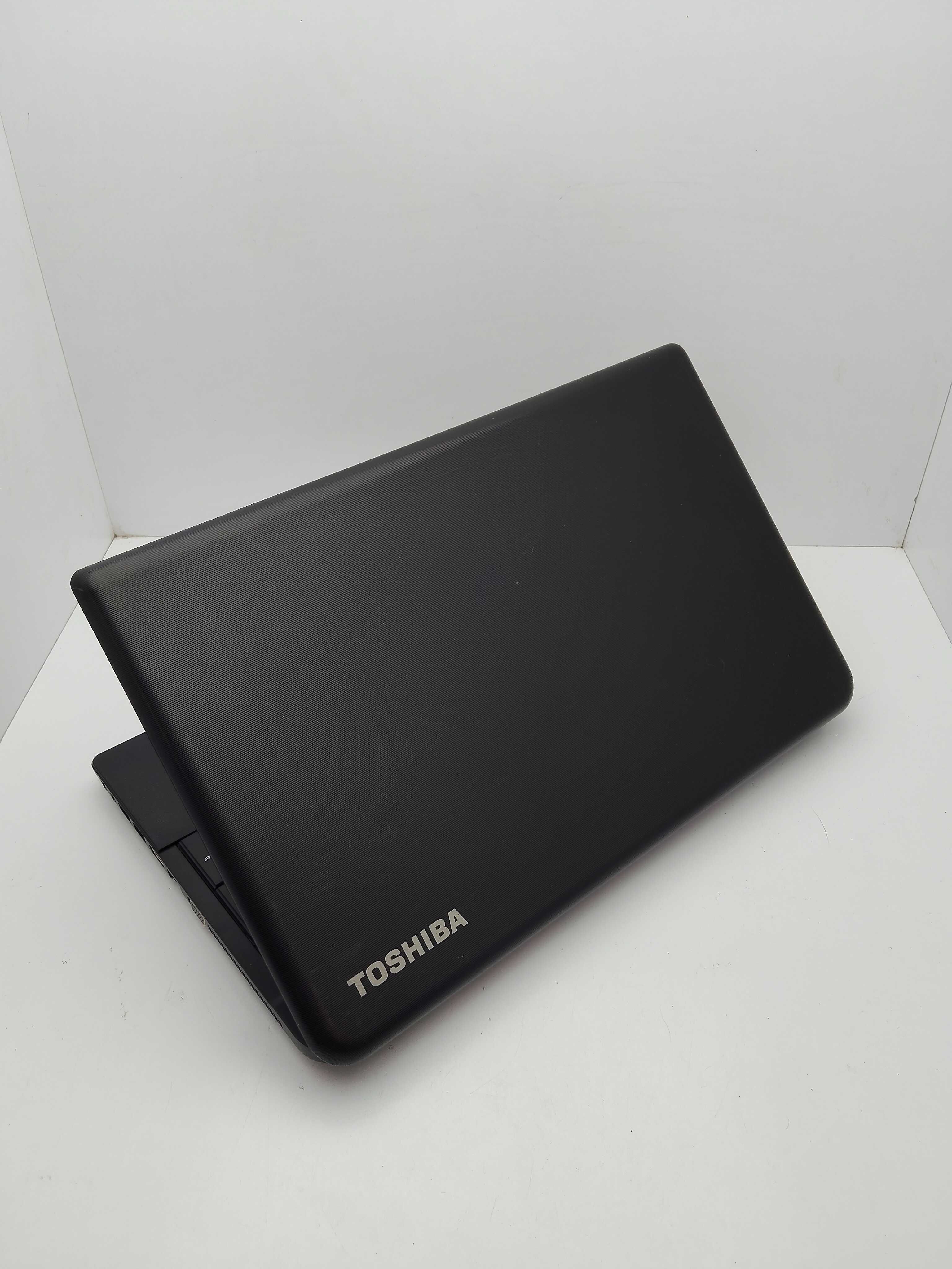 Toshiba C50 CPU:AMD A4-5000 4 ядра Ram:6gb HDD:320gb Стан хороший