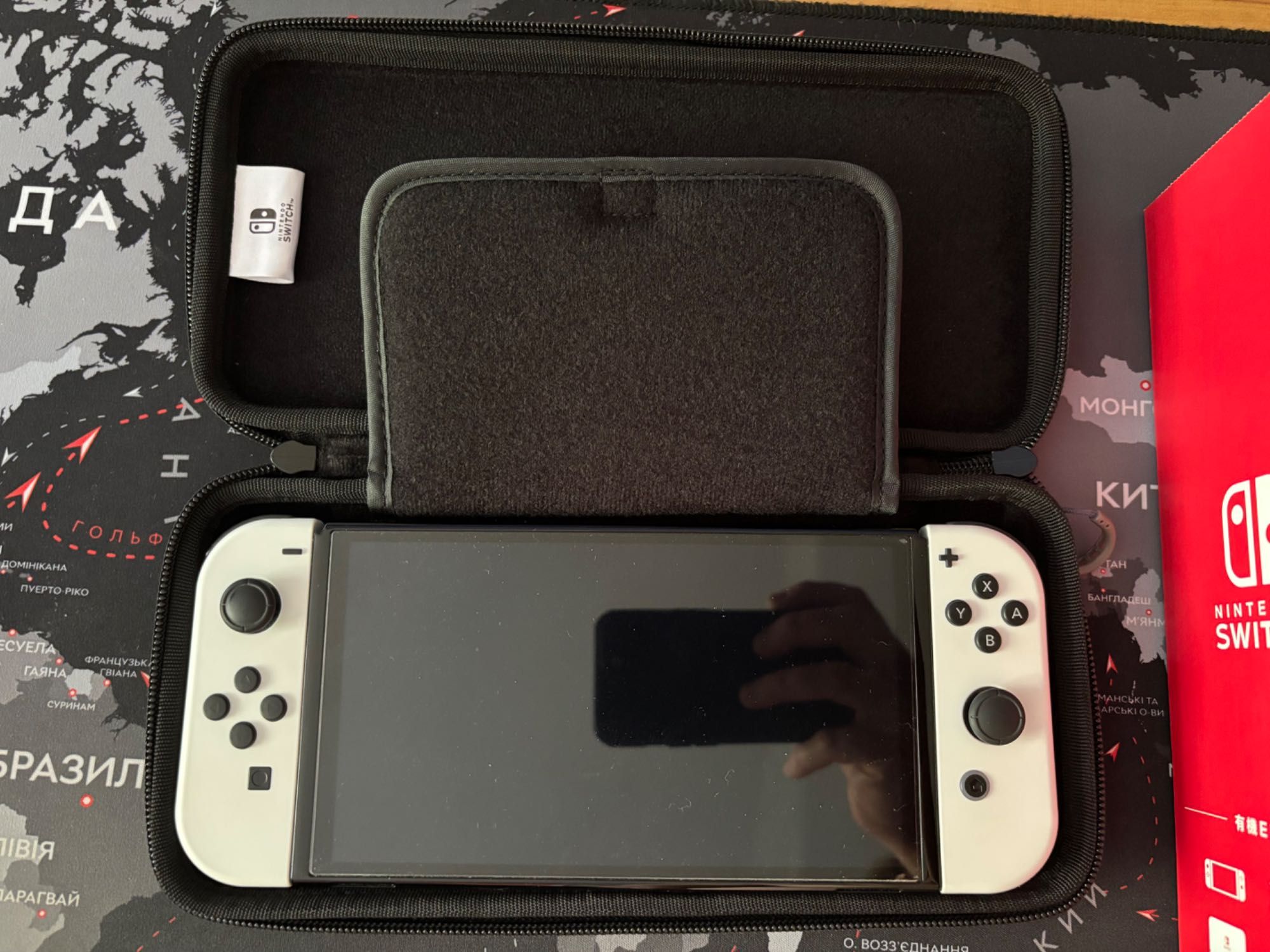 Nintendo Switch OLED 64gb + чохол Hori