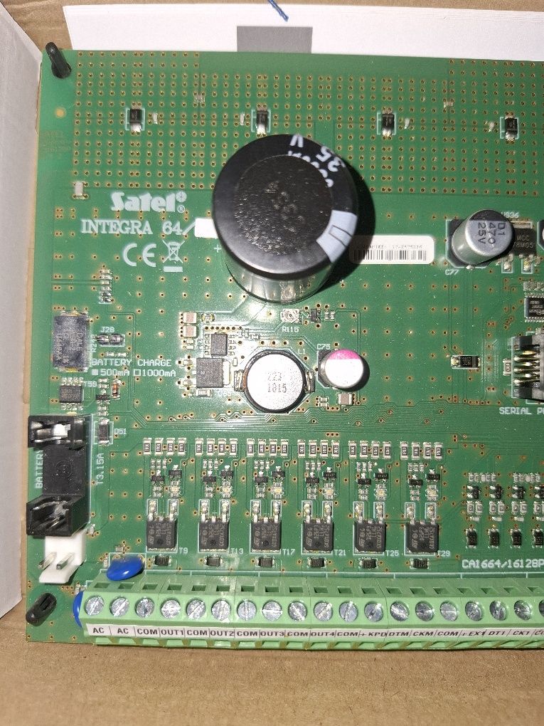 Centrala alarmowa Satel Integra 64
