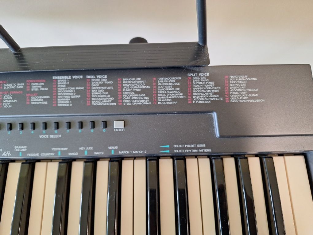 Keyboard Yamaha PSR-3 + pulpit + regulowany statyw.